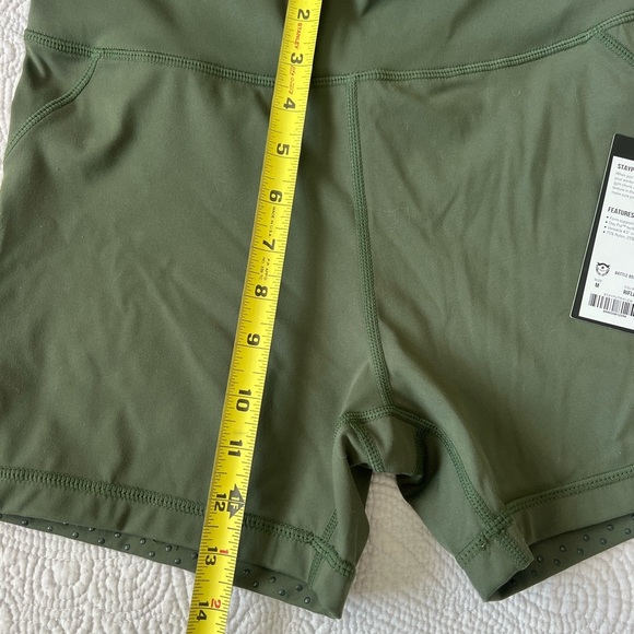 Barbell STAYPUT SHORTS IN RIFLE Size Medium 4.5” Inseam running workout - Picture 10 of 10